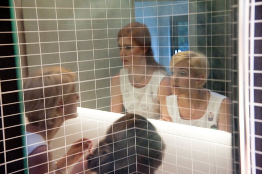 spegelreflektion brud och brudtärnor