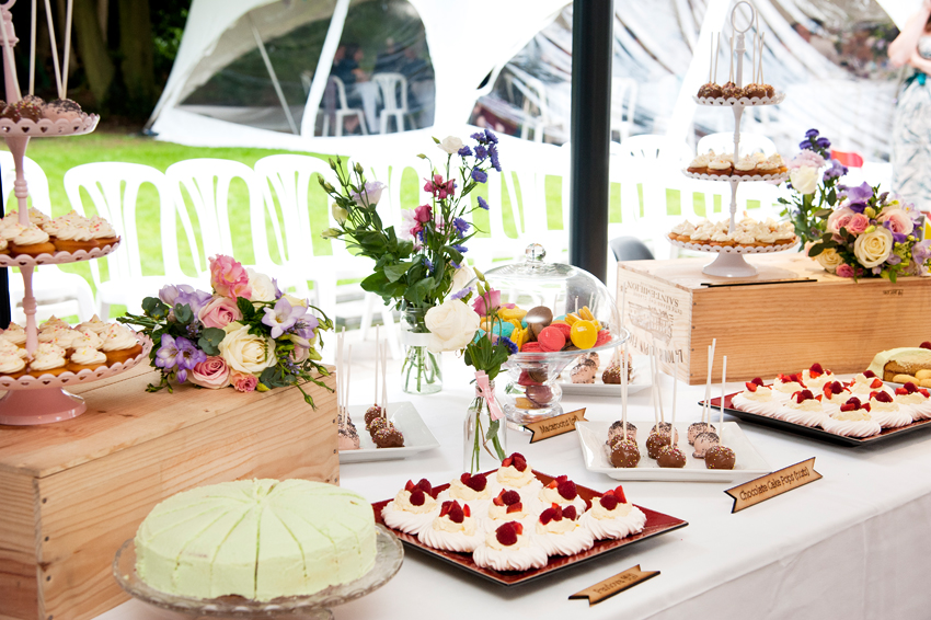 Swedish fika buffet bröllop