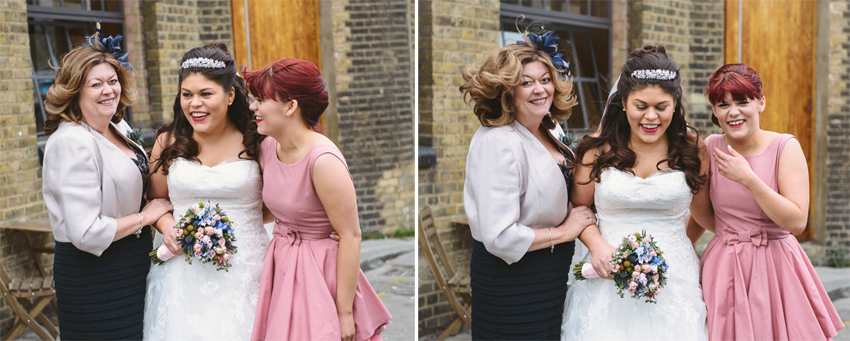 bröllop i lagerlokal porträtt bruds familj