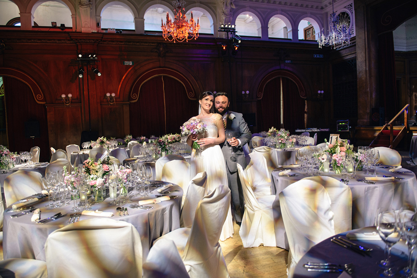 Bröllopsporträtt i Art deco festvåning