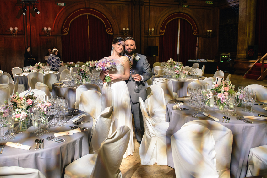 brudpar art deco- bröllop