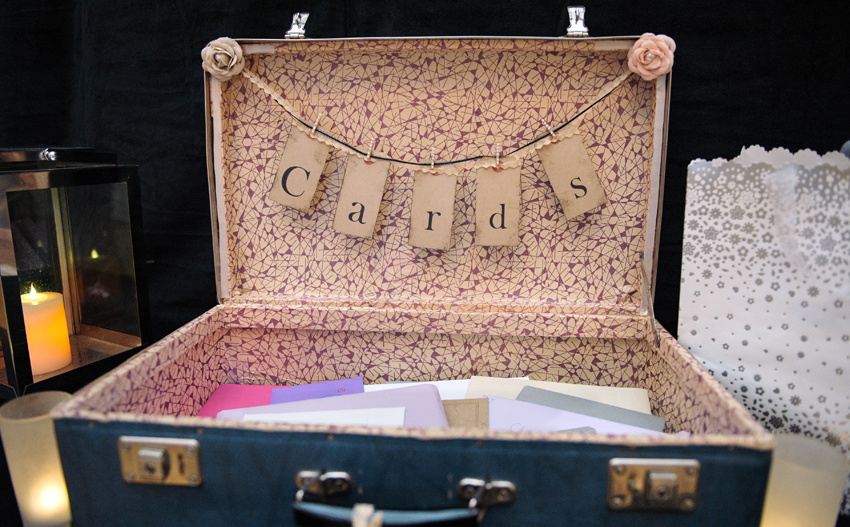 koffert med kort vintagebröllop
