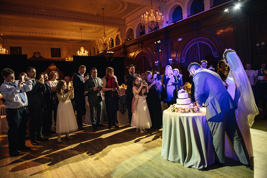 tårtskärning vintagebröllop