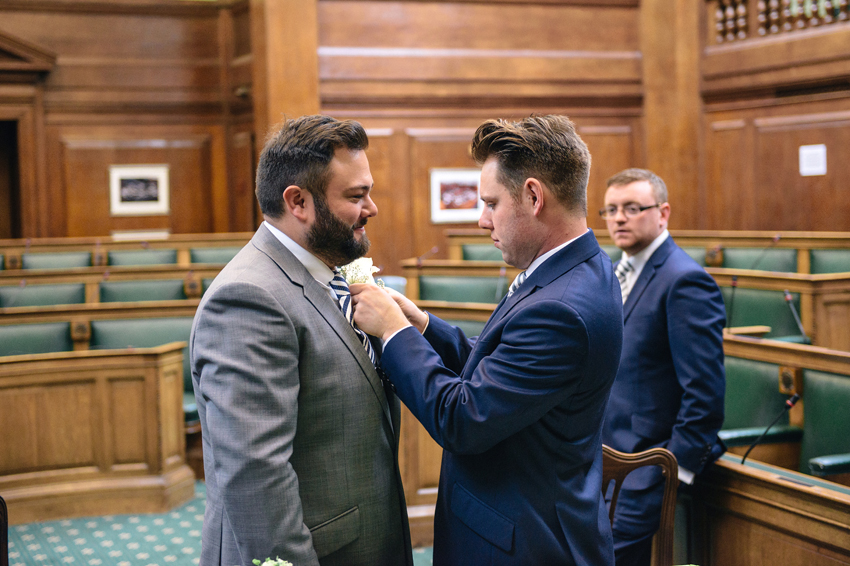 brudgum inför vigsel