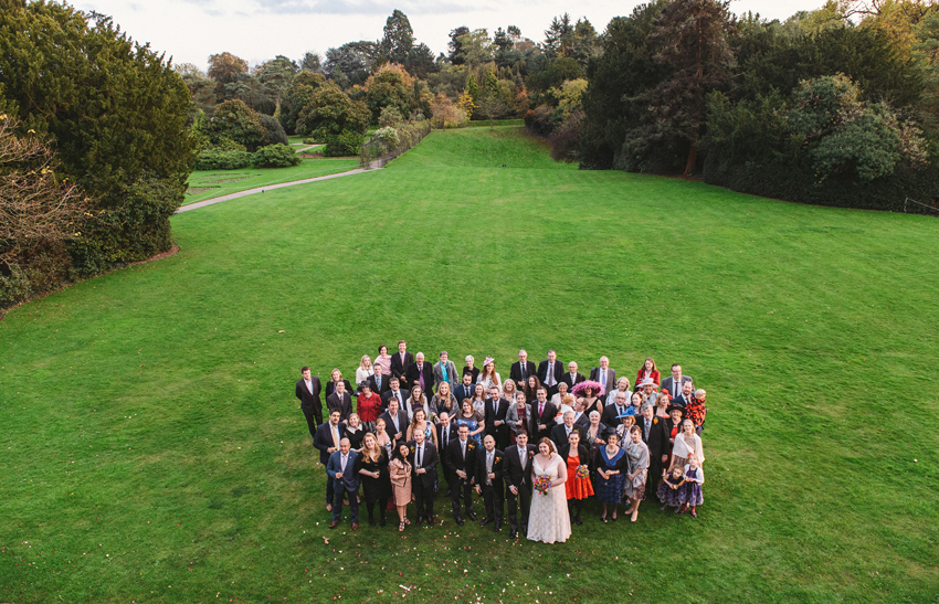 grupporträtt höstbröllop