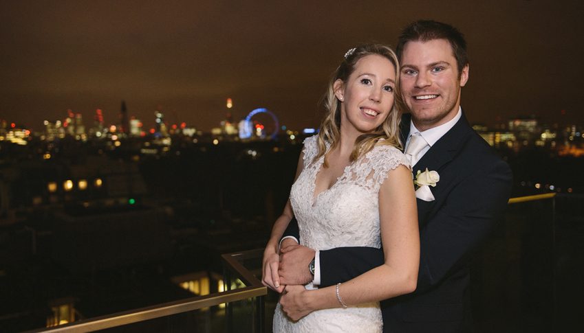 Brudpar porträtt fotade med London eye I bakgrunden